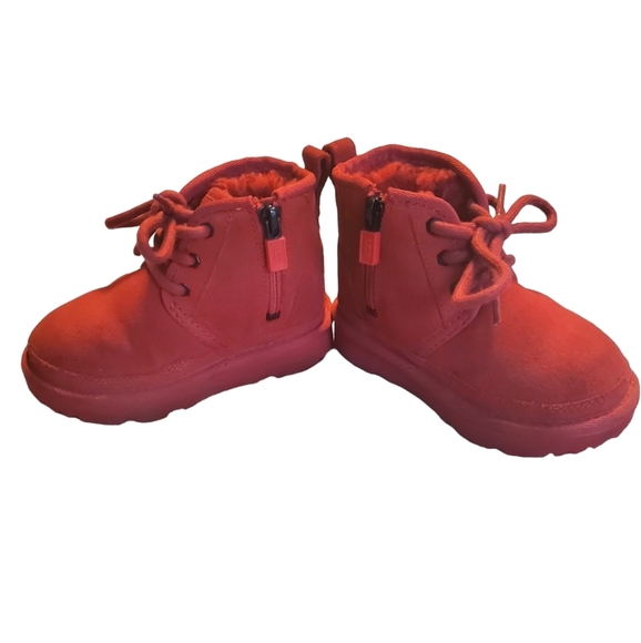 UGG Toddler Neumel II Chukka Boots - Red Size 8 Toddler - Picture 2 of 5
